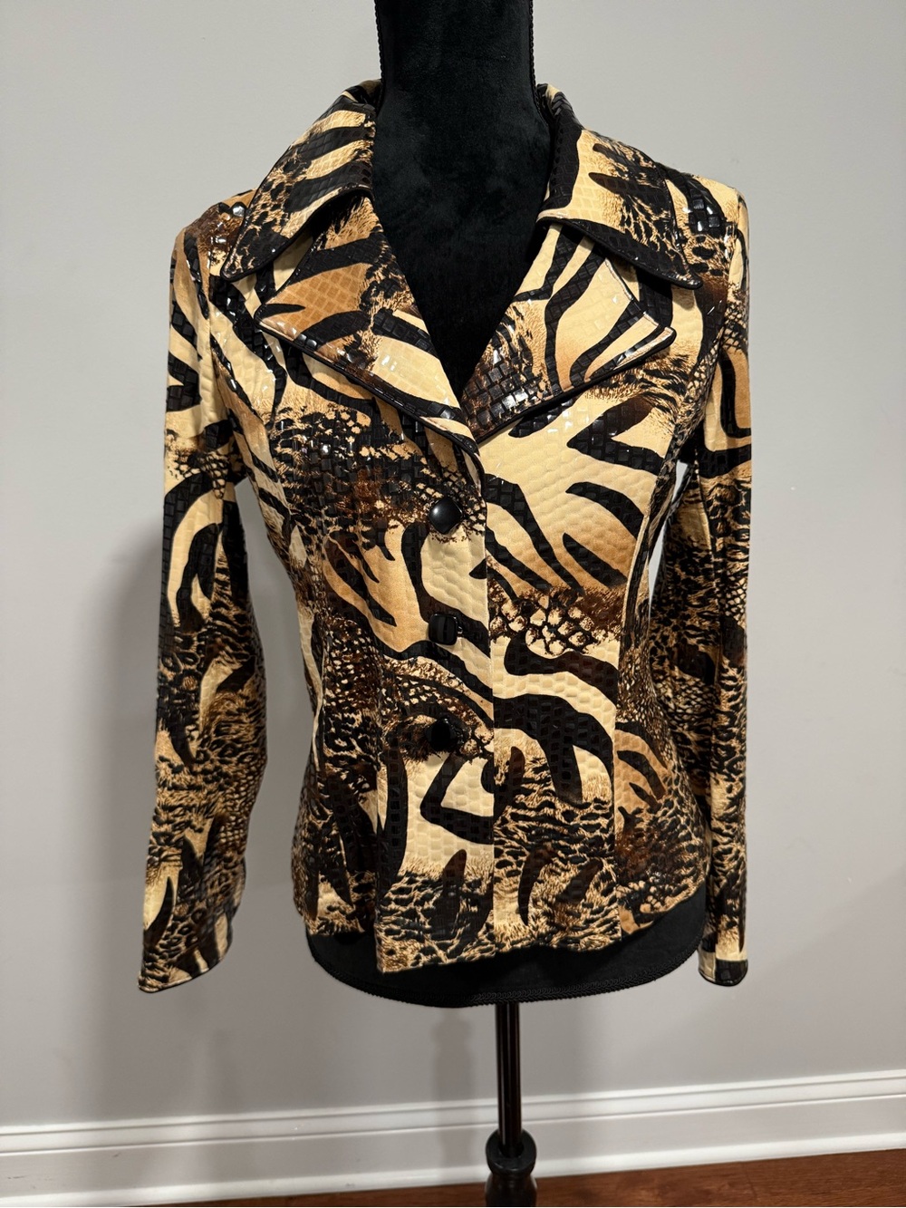 Clara S Women’s Animal Print Button-Front Jacket - Black & Tan